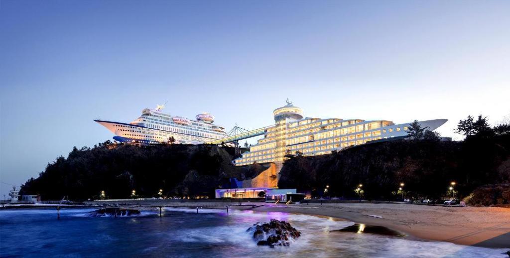 Sun Cruise Resort And Yacht Kosong-dong Exterior foto