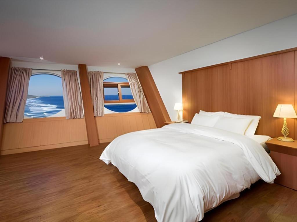 Sun Cruise Resort And Yacht Kosong-dong Exterior foto