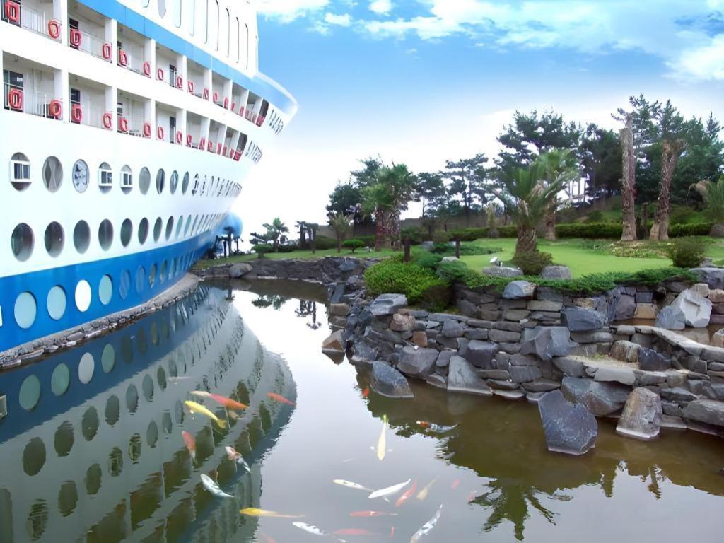 Sun Cruise Resort And Yacht Kosong-dong Exterior foto