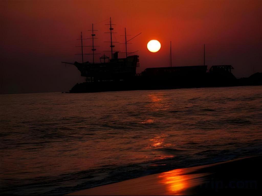 Sun Cruise Resort And Yacht Kosong-dong Exterior foto