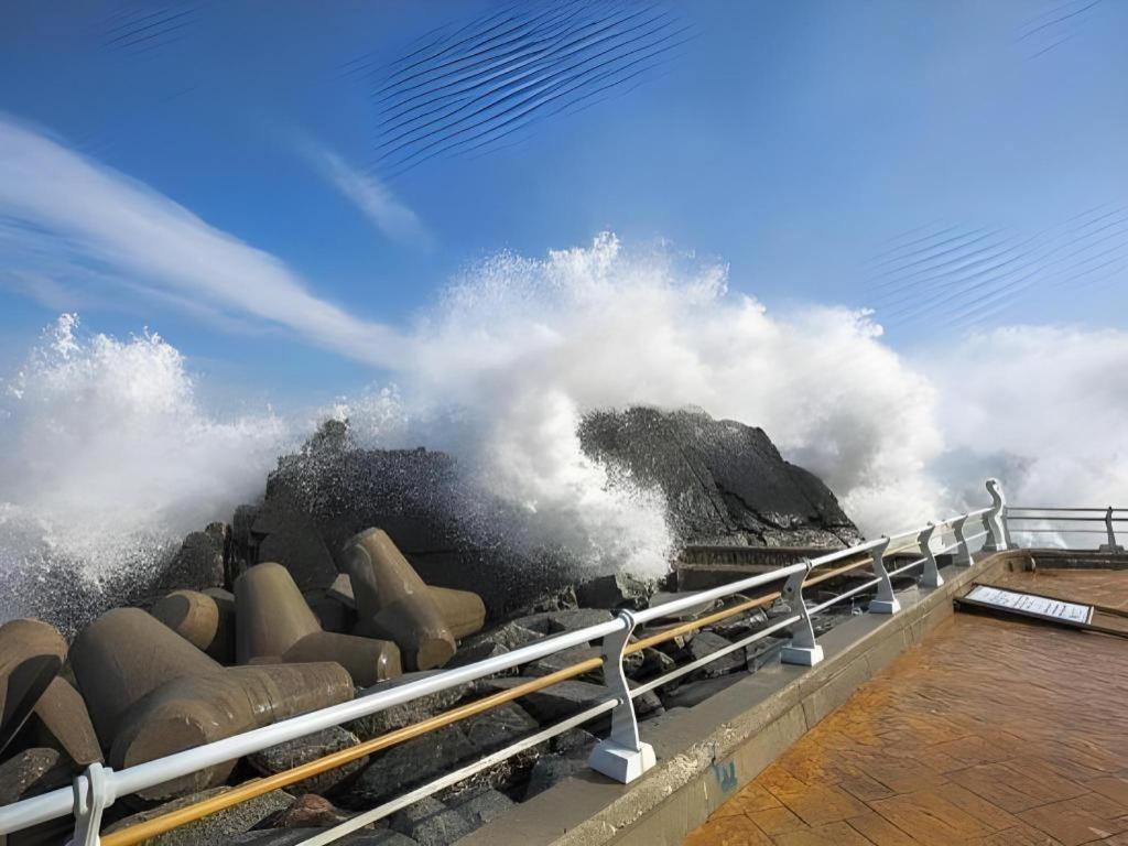 Sun Cruise Resort And Yacht Kosong-dong Exterior foto