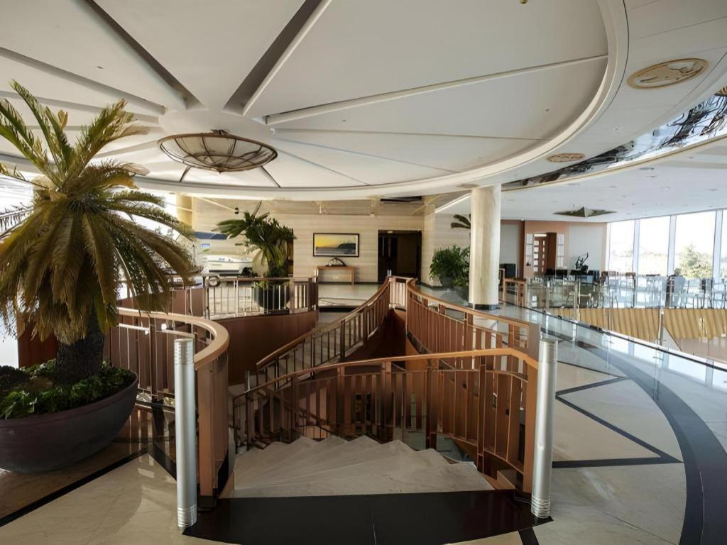 Sun Cruise Resort And Yacht Kosong-dong Exterior foto