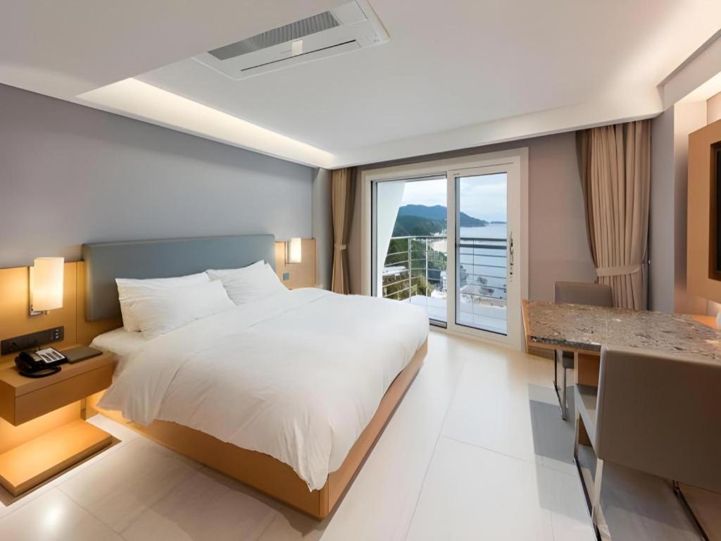 Sun Cruise Resort And Yacht Kosong-dong Exterior foto