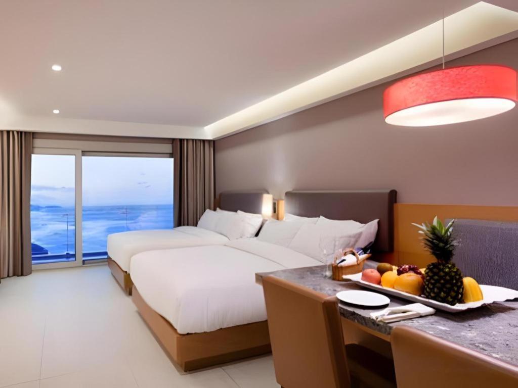 Sun Cruise Resort And Yacht Kosong-dong Exterior foto
