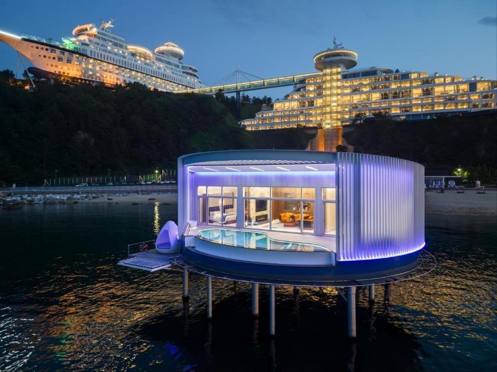 Sun Cruise Resort And Yacht Kosong-dong Exterior foto